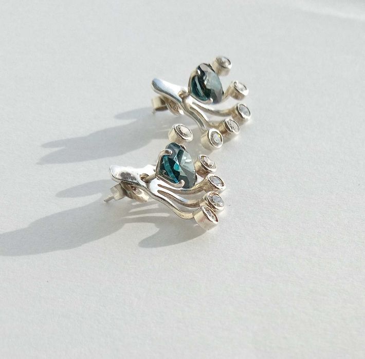 Сережки серьги гвоздики з синіми каменями, срібло 925 проба, вага 4,25