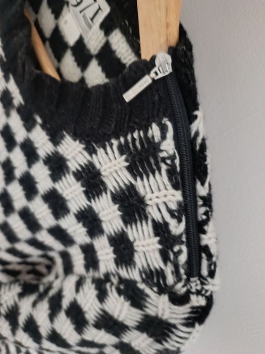 Sweter wełna czarny biały kratka okrągły dekolt klasyczny Reiss 36