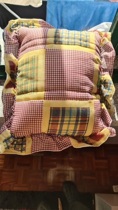 Edredon de meia estacao muito bonito como novo