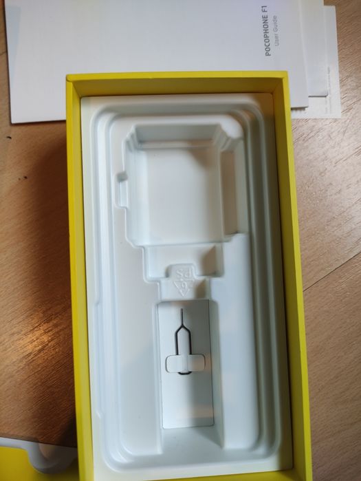 poco F1 caixa completa