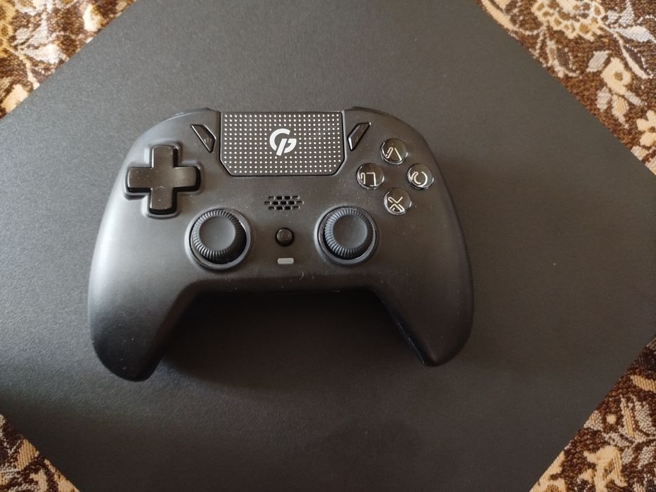 Продам playstation 4 pro 1 tb з акаунтом