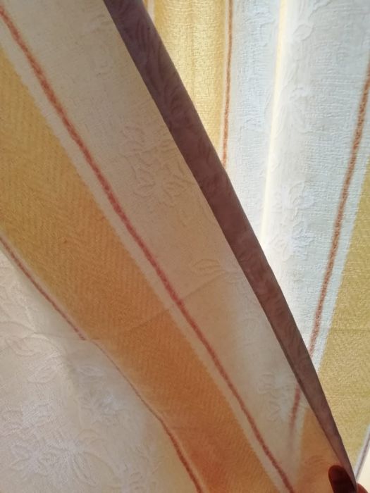 Par de cortinados usado
