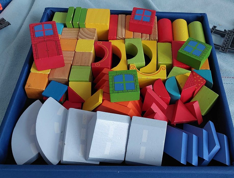 Klocki drewniane różne rodzaje prawie 100 szt