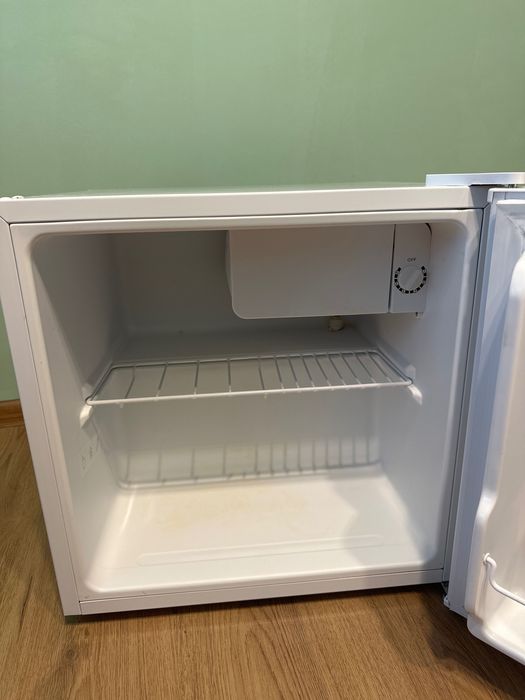 Однокамерний холодильник Ardesto DFM-50W