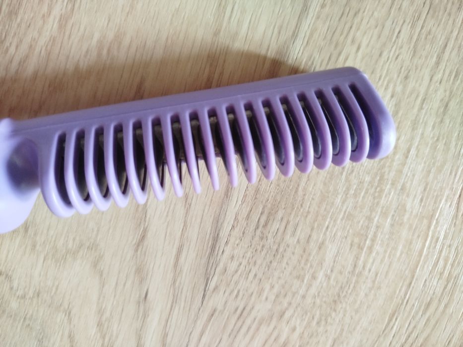 Бездротова щітка для випрямлення волосся