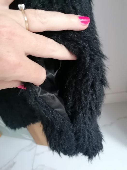 Czarna kamizelka z kieszeniami pepco