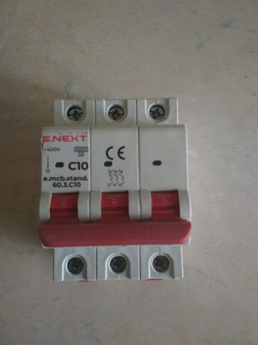 Обмін на зерно автоматичний вимикач enext c10 трьохфазний