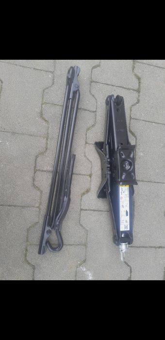 Lewarek samochodowy bus Transit Custom, ducato.  Podnośnik  samo. Nowy