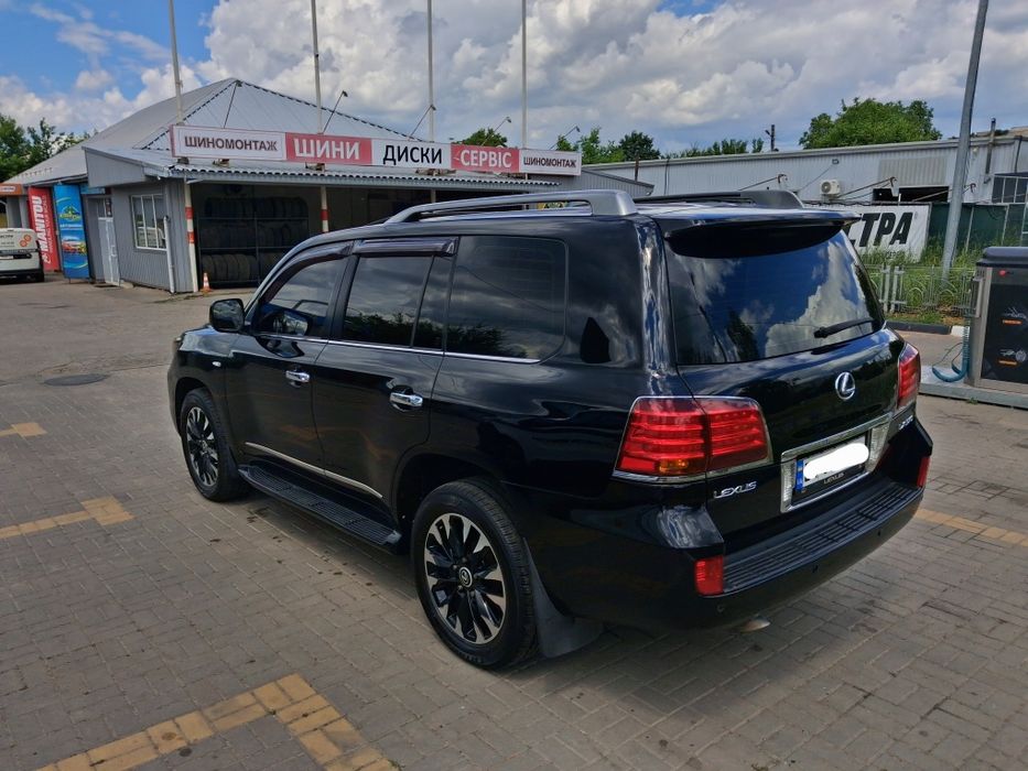 Lexus LX570 в гарному стані Торг є