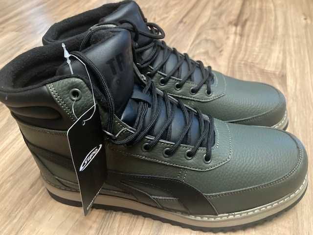 кроссовки   термо   на 41,5- 42   размер