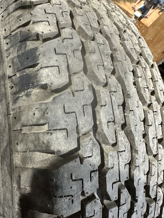 Pneu Bridgestone DUELLER 265x70 16  NOVO