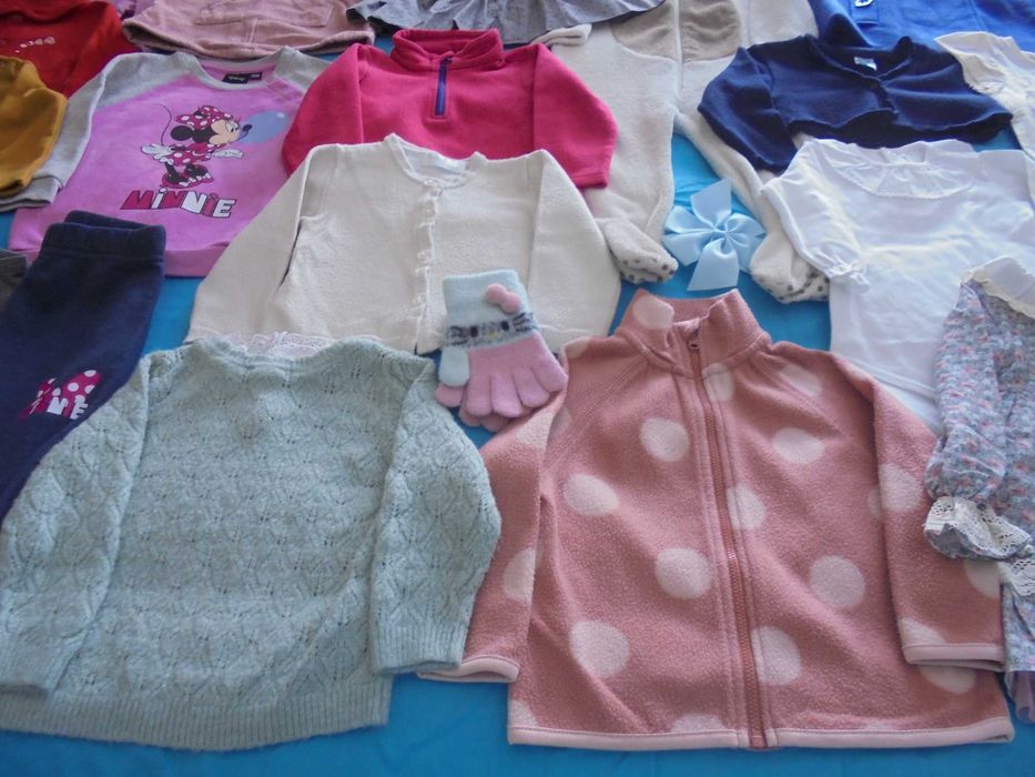 lote de roupa de menina a boneca