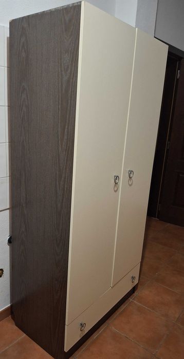 Mobília: Quarto Solteiro Simples e Funcional - Boa Oportunidade!