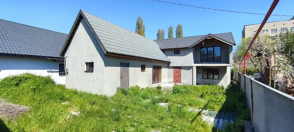 продам дом новой постройки район ж/м Коммунар