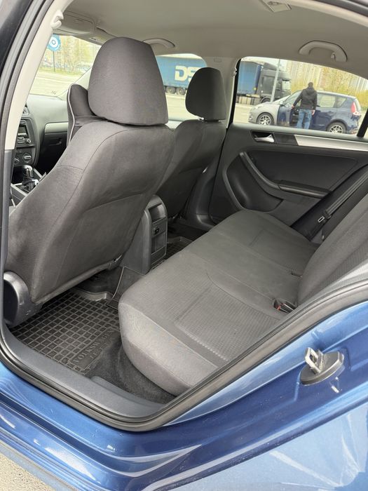 Продаю Volkswagen Jetta 2015