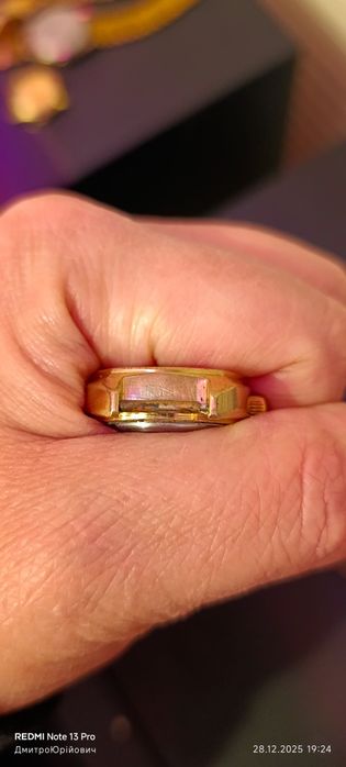 Три годинники механічні жіночі