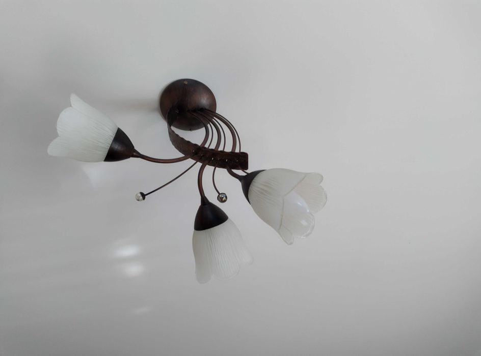 Sprzedam komplet lamp, dwie wiszące i jedną stojącą. Odbiór osobisty