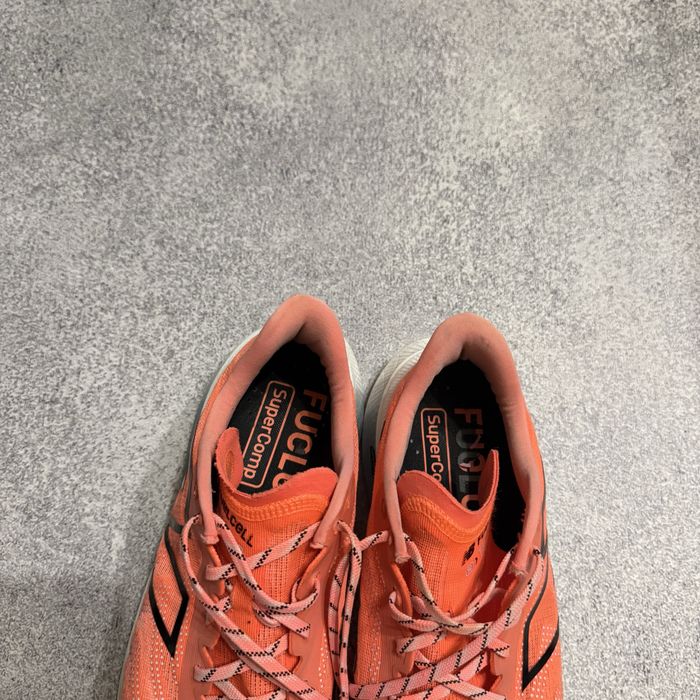 New Balance FuelCell SuperComp Trainer v2 оригінальні чоловічі  професійні бігові кросівки нью беланс