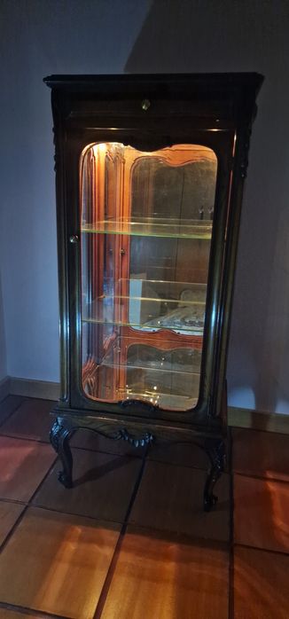 Vitrine com iluminação
