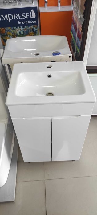 Тумба Вісла Т-1 з умивальником ESTRO 60см, меблі у ванну кімнату
