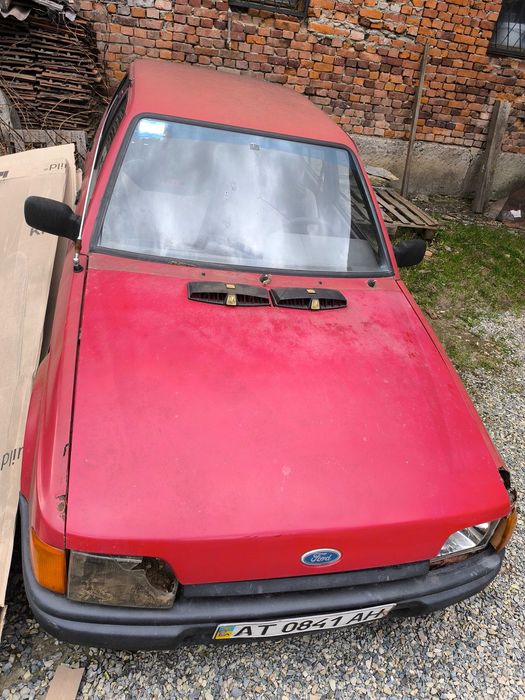 Продам Ford Escort , запчастини або відновлення
