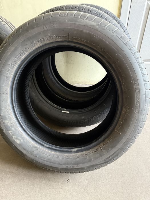 Шини Bridgestone Alenza 001 225/60 R18 ранфлет