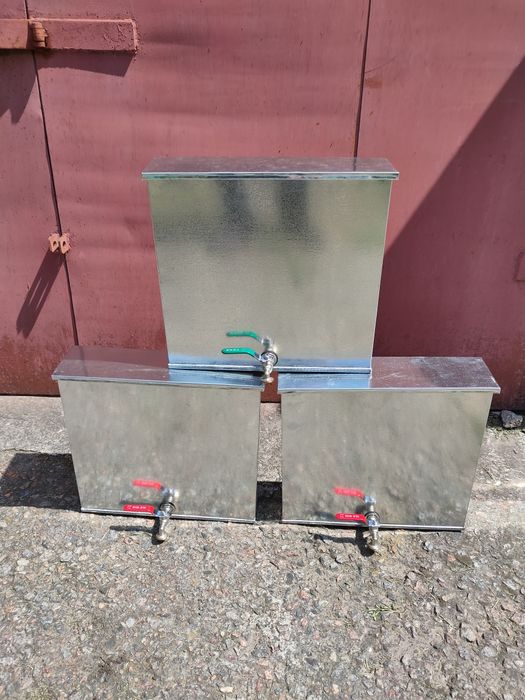 Умывальник дачный, рукомойник навесной.