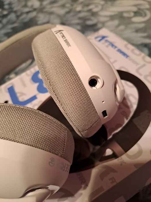 Headset attack shark