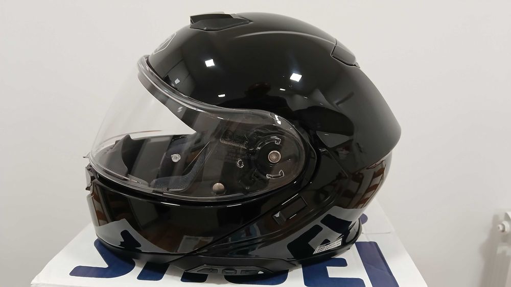 Capacete Shoei Neotec 3 Preto XS + SENA SRL3 (opcional) | Como Novo
