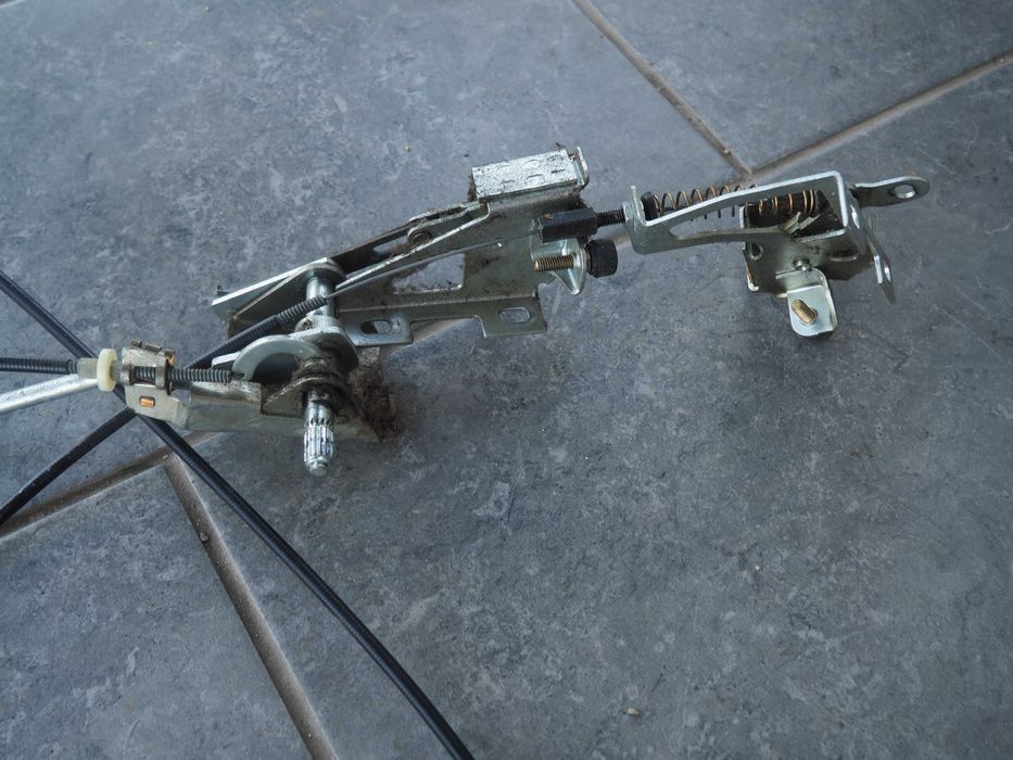 Zamek otwierania klapy dachu mercedes R107