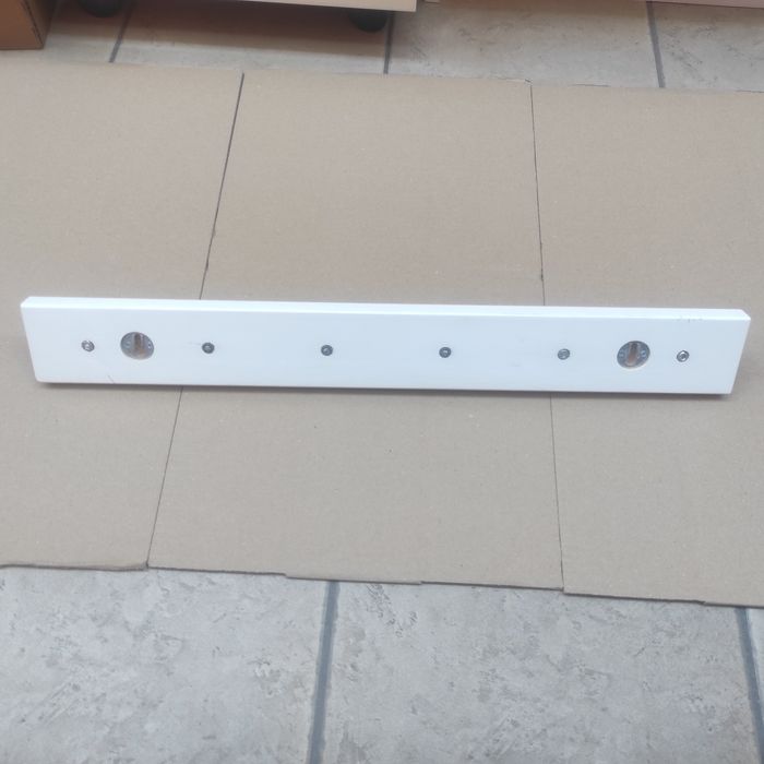 Ścienny ozdobny wieszak z gałkami