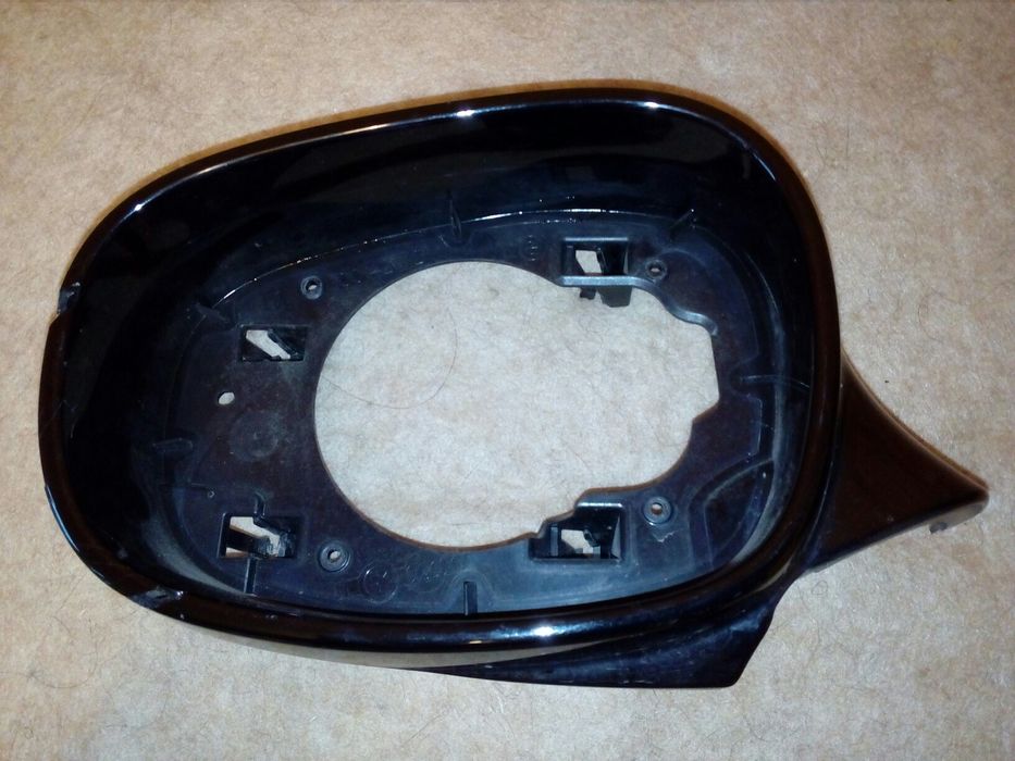 Корпуса зеркал на БМВ Е82 с дефектами