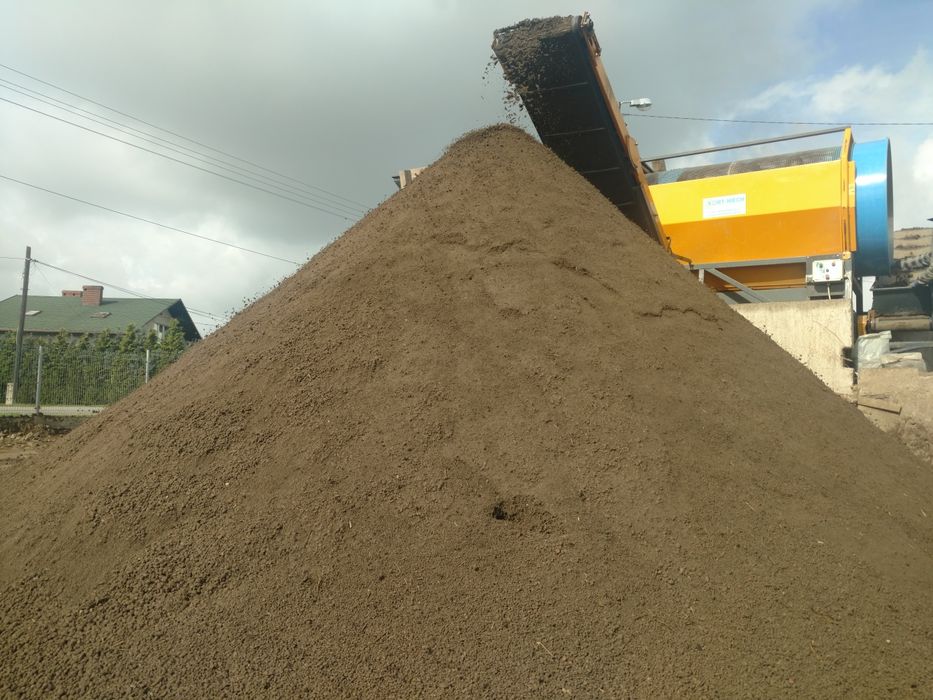 Ziemia humus przesiewany nasiona trawy siatka na krety kora sosnowa