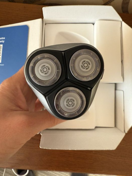 Електробритва Philips НОВА з чеком та гарантією