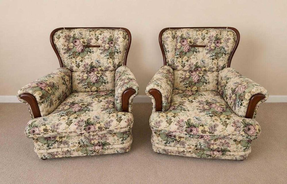 Conjunto de sofá e cadeirões vintage