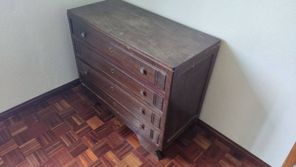 Vendo armário antigo para restaurar