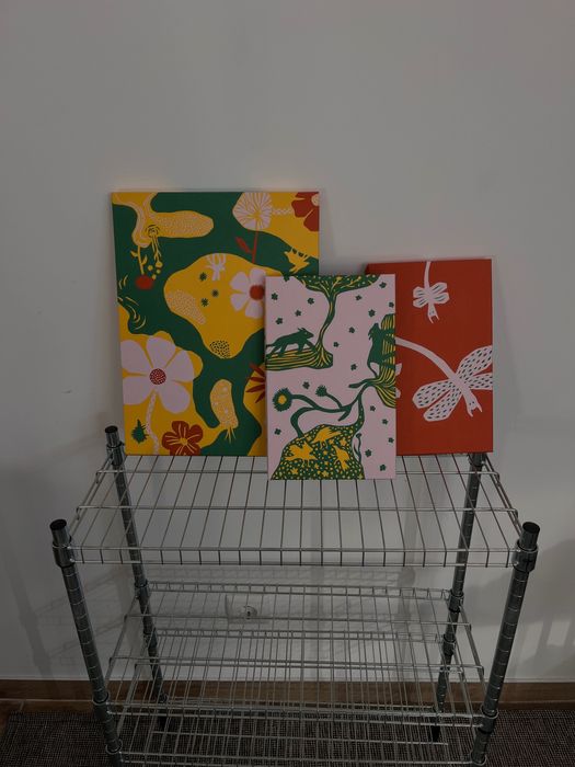 três quadros decorativos do IKEA