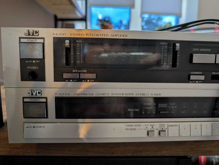 Тюнер та підсилювач JVC
