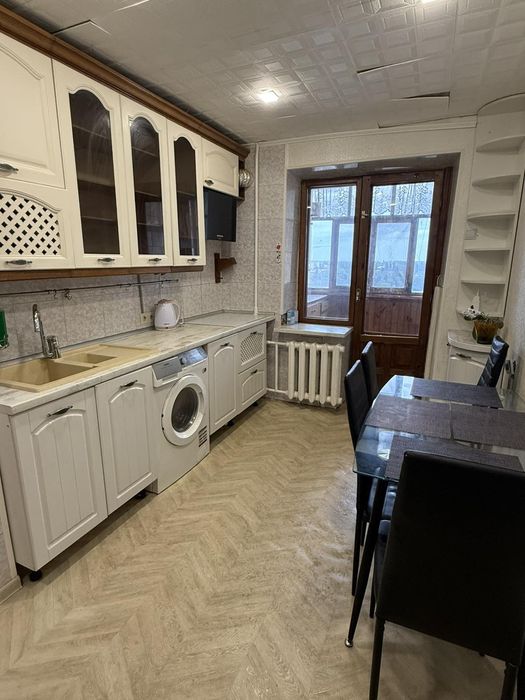 Продаж 4х кімнатної квартири
