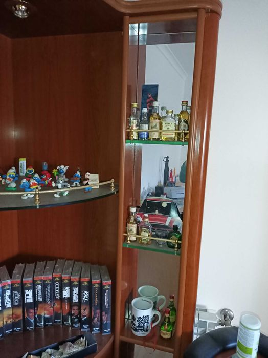 Móvel Bar de canto com balcão e luz