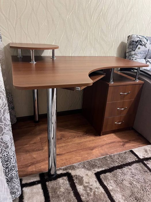 Продам стіл, стан нового