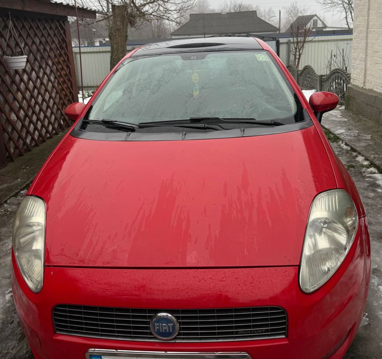 Машина Fiat Punto