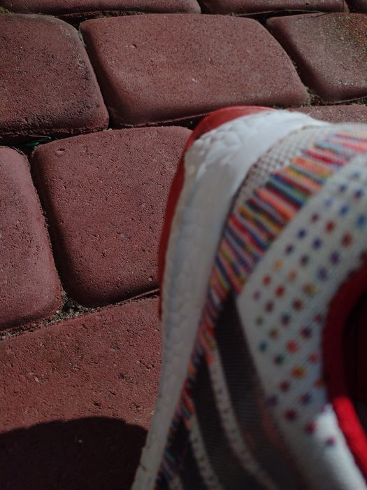 Buty adidasy z materiału zapinane na rzepy , bardzo wygodne