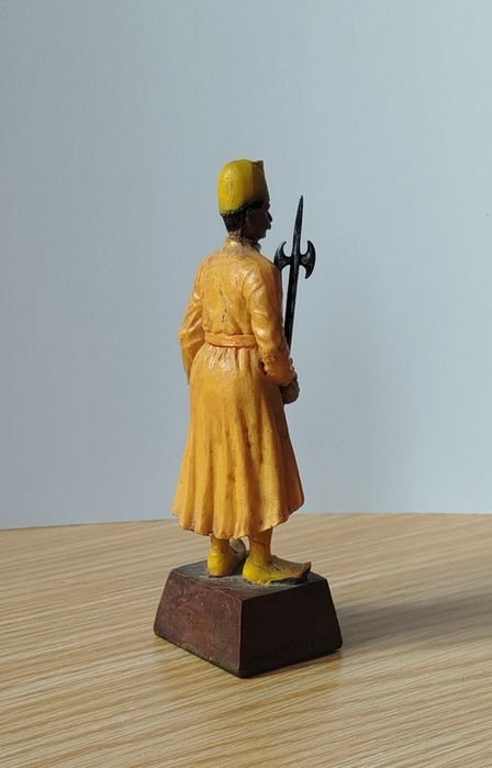 Solak z Turcji figurka ceramiczna