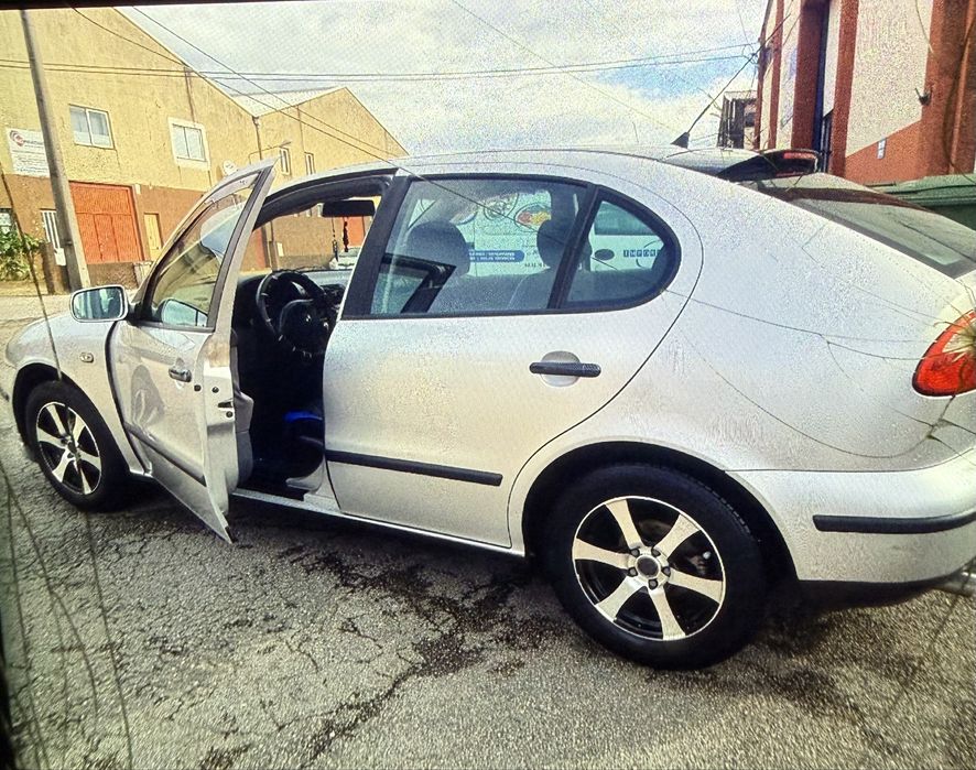 Seat leon em bom estado  manutencao tudo em dia
