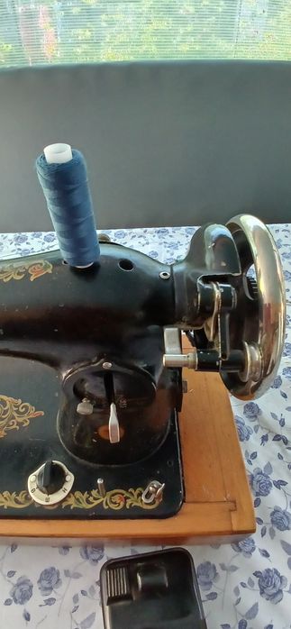 Швейна машина єлектрична