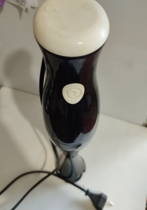 Блендер (подрібнювач)