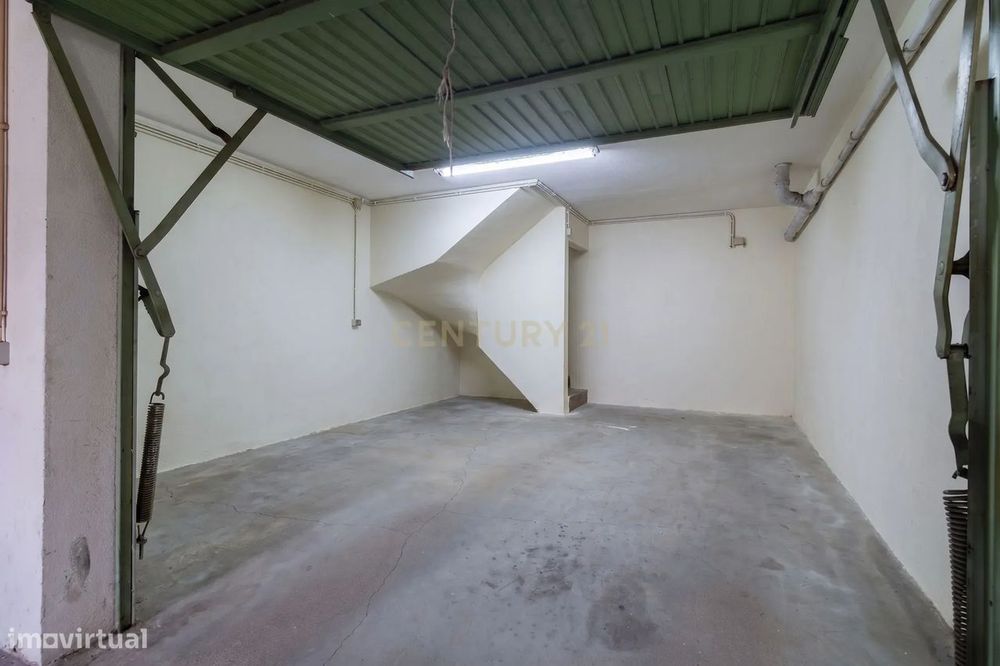 Moradia T2 com Garagem Privativa - Maiorga, Alcobaça