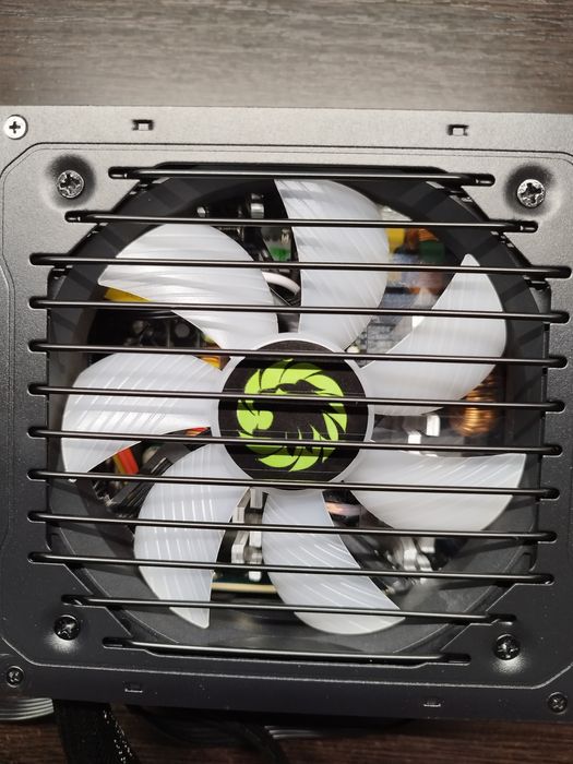 Модульний блок живлення GameMax VP-600-M-RGB 600W 80 PLUS Bronze ATX