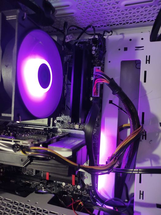 Комплект  ASRock B650 Pro RS , Ryzen 5 7500F основа ігрового ПК